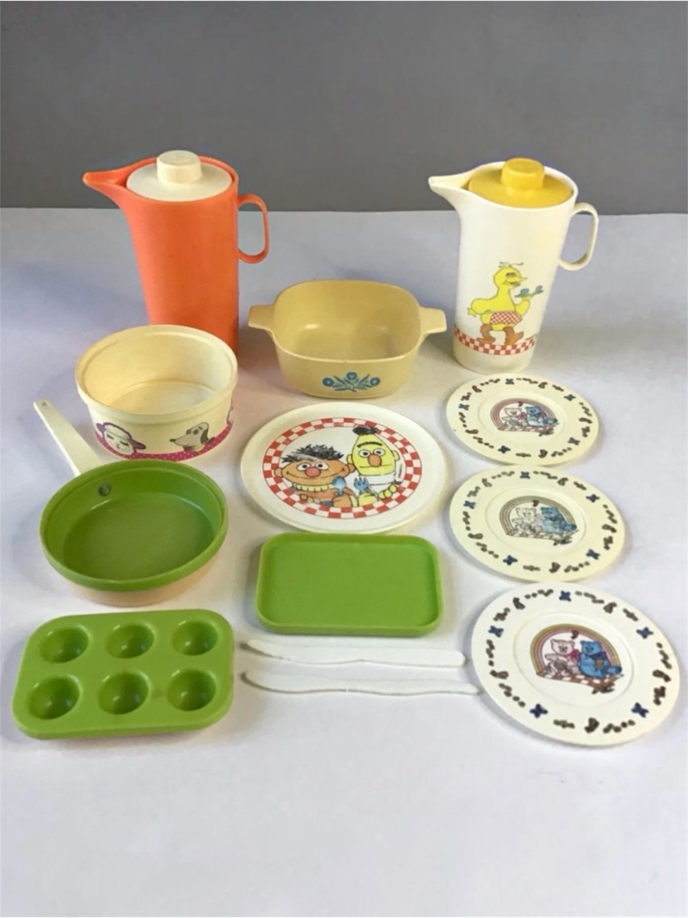 Vintage Chilton Toy Dishes Pans Sesame Street Lambchop Bears Pretend Play 15 Pcs